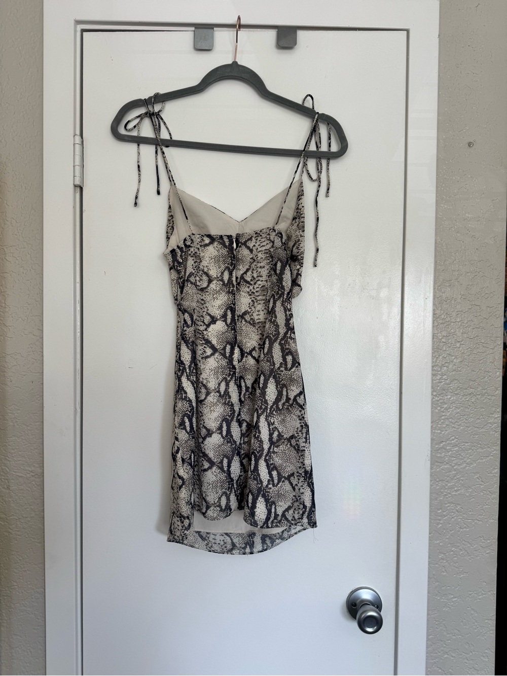 superdown Snake-Print Cutout Tie-Strap Slip Dress - Beige & Black - Picture 3 of 4